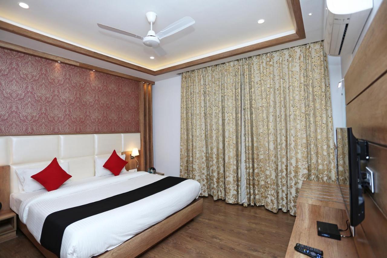 Hotel Yelchiko Varanasi Ngoại thất bức ảnh