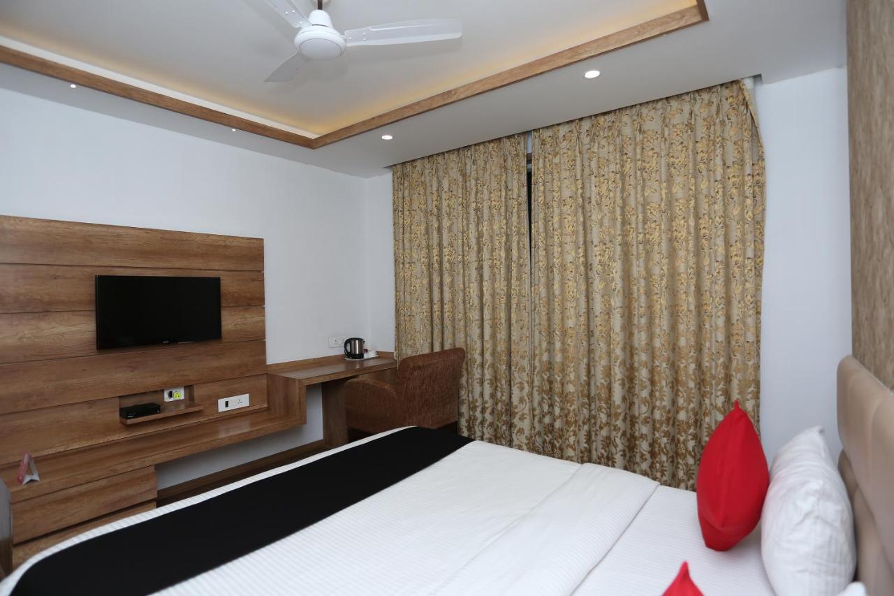 Hotel Yelchiko Varanasi Ngoại thất bức ảnh