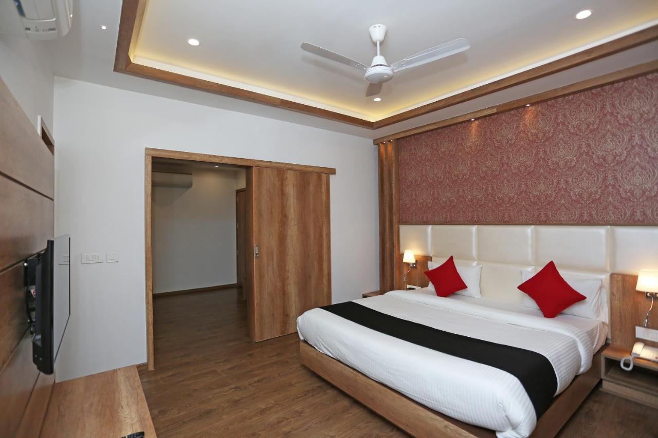 Hotel Yelchiko Varanasi Ngoại thất bức ảnh